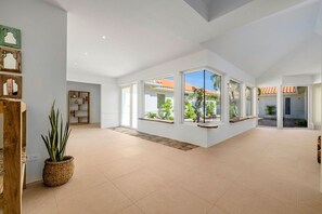 Interior - Colonial Modern Villa Sleep 14-Pool, Palapa, Court (Noord)