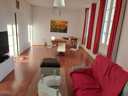 Duplex with panoramic view of Saintes