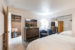 3 chambres, coffre-fort, bureau, fer et planche à repasser