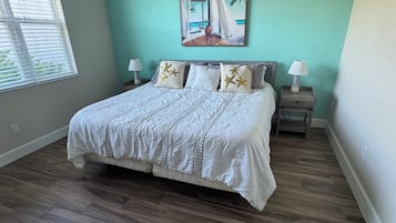 2 bedrooms, iron/ironing board, WiFi