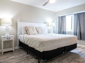 3 chambres, fer et planche à repasser, Wi-Fi, draps fournis