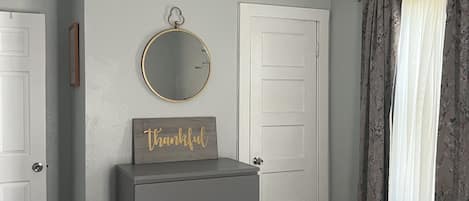 3 bedrooms, desk, iron/ironing board, free WiFi