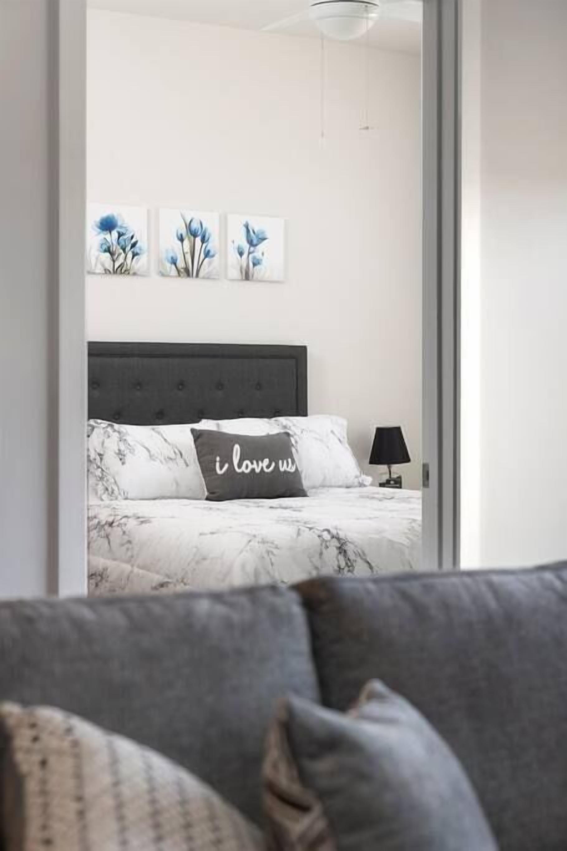 2 dormitorios, tabla de planchar con plancha, wifi y ropa de cama