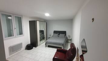 5 chambres, lit parapluie, Wi-Fi gratuit, draps fournis