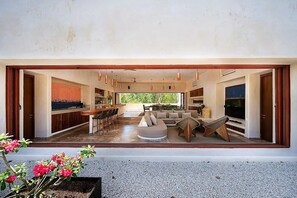 Fachada de la propiedad