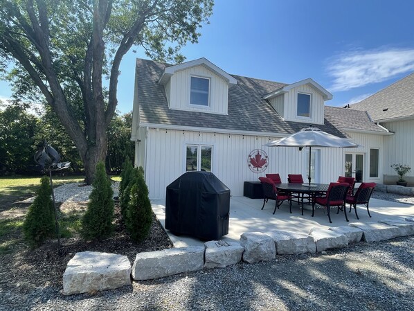 Outdoor dining - Villa in the Vines in Beautiful Niagara-on-the-Lake (Niagara-on-the-Lake)