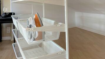 1 Schlafzimmer, Schreibtisch, Bügeleisen/Bügelbrett, kostenloses WLAN