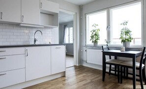 Apartment, 1 Katil Bujang (Single) | Dapur peribadi | Peti sejuk, ketuhar gelombang mikro, dapur 