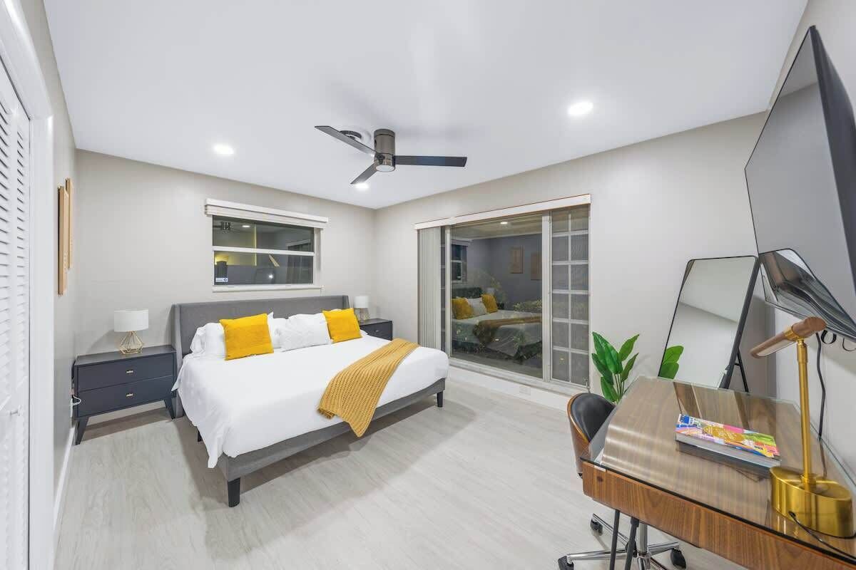 4 bedrooms, iron/ironing board, travel crib, free WiFi