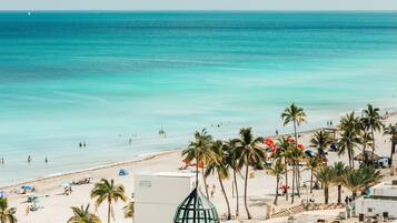 Beach nearby, sun-loungers, beach towels