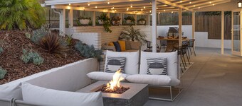 Pet & Kid-Friendly Beach Retreat Near Town  +EVC , Fire Pit , Beach & Baby Gear!