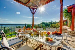Villa | Balcony