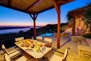 Villa | Balcony