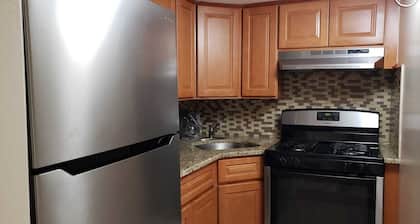 Charming 2-bedrooms apartment in Jamaica Queens with AC, WiFi, Near JFK for rent