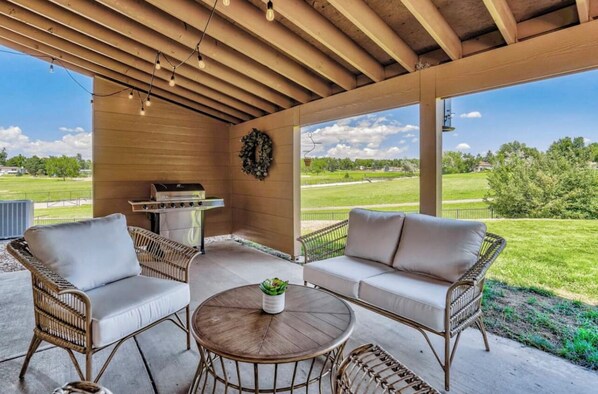 Terrace/patio - Inviting 5 Bedroom Home Centrally Located (Colorado Springs)