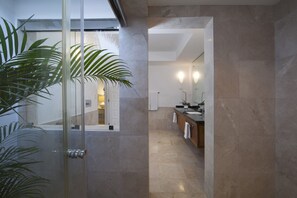 Nicht klassifiziertes Bild, 3 von 18, Schaltfläche