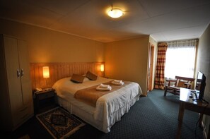 더블룸 | 각각 다른 스타일의 인테리어, 각각 다르게 가구 비치, 무료 WiFi, 침대 시트