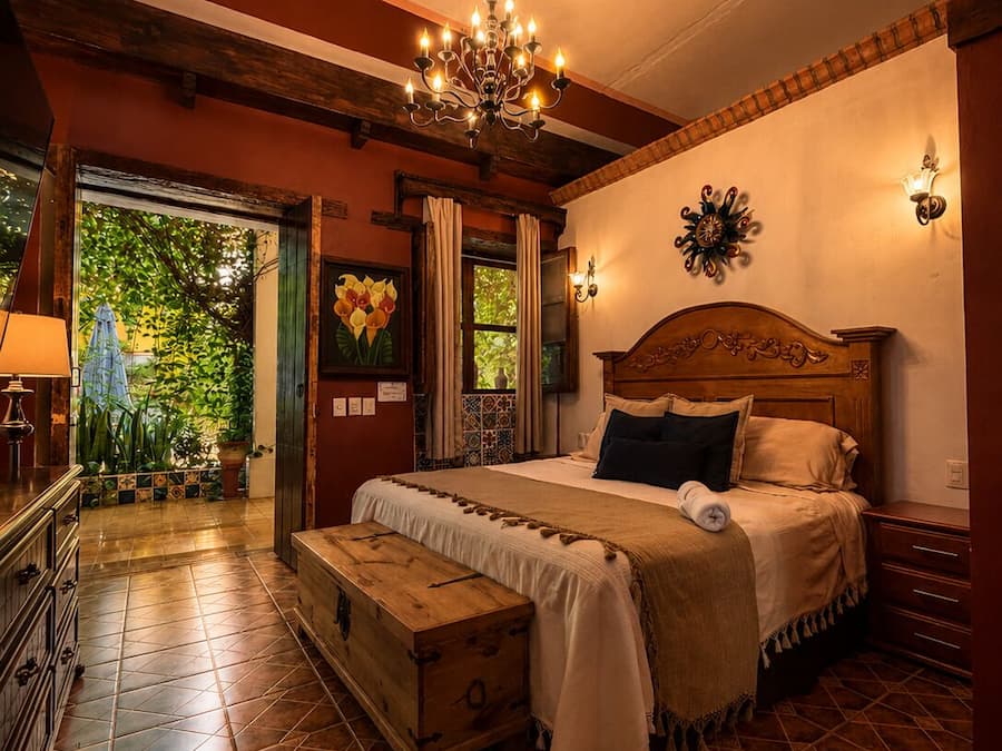 Superior Suite, Garden View | Down comforters, pillowtop beds, minibar, desk