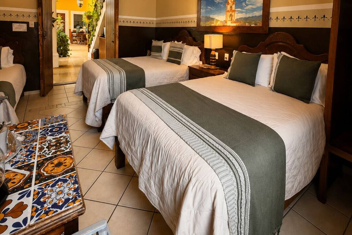 Classic Triple Room | Down comforters, pillowtop beds, minibar, desk