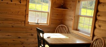  Cozy Little Cabin sleeps 4 