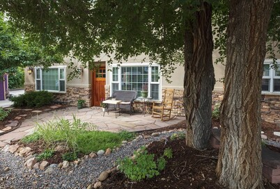 Downtown Boulder Oasis. 3 Blocks from Pearl St Mall. 4 bedrooms and 2 full baths