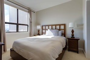 3 slaapkamers, een strijkplank/strijkijzer, gratis wifi, beddengoed