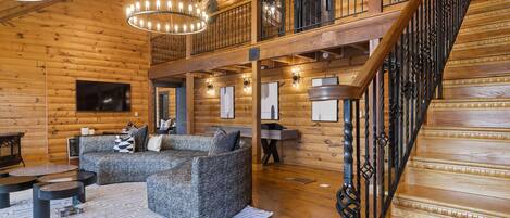 智能電視、壁爐、乒乓球設施、書籍