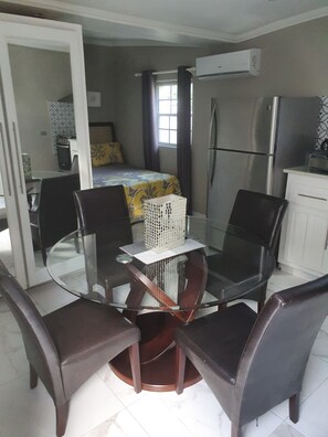 尊荣开间 | 客房内用餐