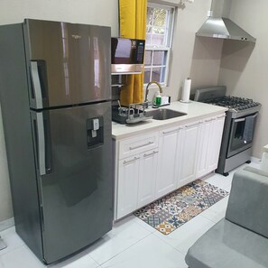 Luxury Apartment | Private kitchen - Devachan Apartments (Worthing)