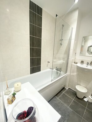 Apartment, 1 Queen Bed | Bathroom - Captivating 1-bed Apartment in Barking (Barking)