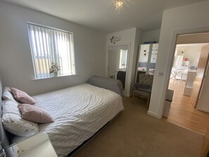 Apartment, 1 Queen Bed - Captivating 1-bed Apartment in Barking (Barking)