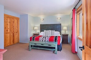 2 slaapkamers, een strijkplank/strijkijzer, wifi