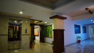 24-tommers smart-tv med digitale kanaler, tv