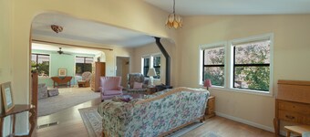 Large Cozy House Close to Town and Park
