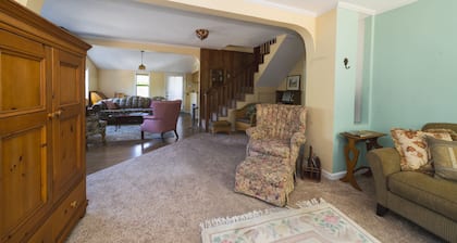 Large Cozy House Close to Town and Park