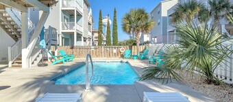 In the Heart of Ocean Isle privatePool! Walk to Pier, Restaurants & Shops 10beds