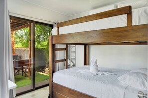 6 bedrooms, iron/ironing board, free WiFi, bed sheets - Villa del Encanto - Two cozy cottages with amazing Arenal Volcano view (La Fortuna)