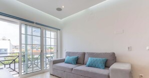 TV - #104 Fanichi Flat by Home Holidays (Albufeira)