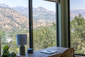 Interior - Mtn View, Hot Tub, Open Kitchen, 10m to Sequoia (Three Rivers)