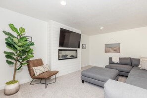 Smart TV, fireplace, table tennis