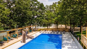 Outdoor pool - Kimberling Cove M10 (Kimberling City)