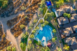 Exterior - Unbeatable Phoenix Location, Relaxing Heated Pool, Fun Game Room, BBQ, and More! (Phoenix)