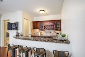 Dining - Unbeatable Phoenix Location, Relaxing Heated Pool, Fun Game Room, BBQ, and More! (Phoenix)
