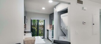 Delray Beach Getaway Minutes to Beach & More!