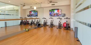 Fitness facility - ✨Exclusive💥Luxury✨Spacious 2BR, Pool View,  NRG/Medical District (Houston)