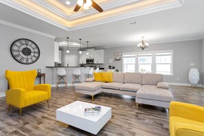 Smart TV, chimenea y videojuegos 