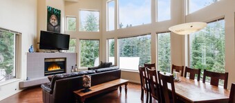 Ski-in Ski-out Sasquatch Retreat @ Snoqualmie Pass