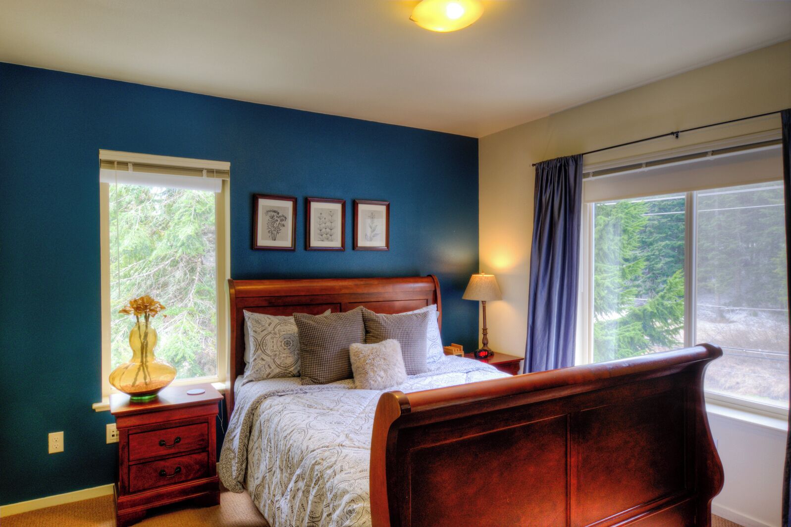 4 bedrooms, desk, iron/ironing board, free WiFi