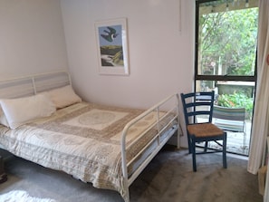 4 bedrooms, WiFi, bed sheets