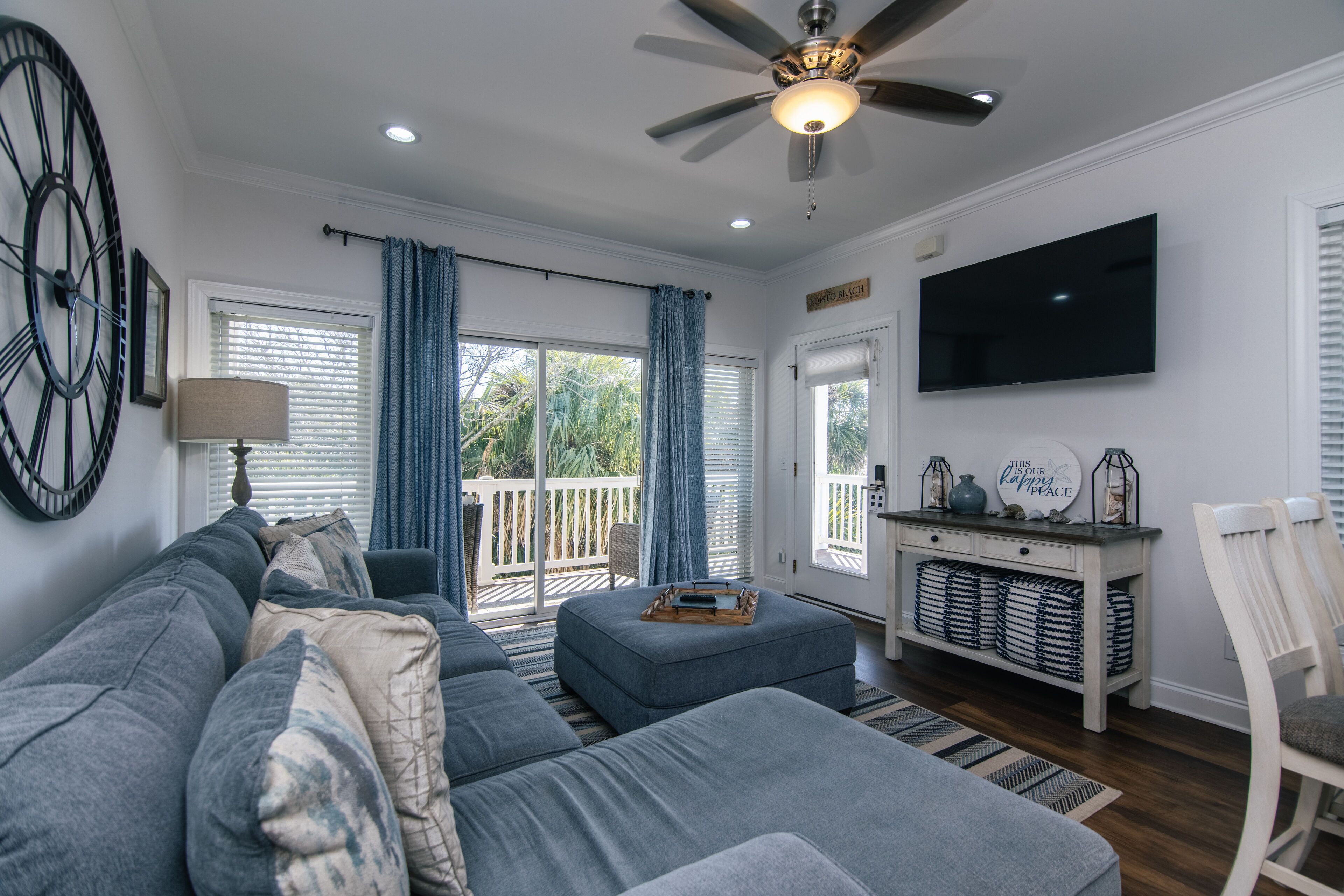 Updated Second Floor Condo w/ Free Pool Access; Direct Beach Access; Cable TV/WiFi Access